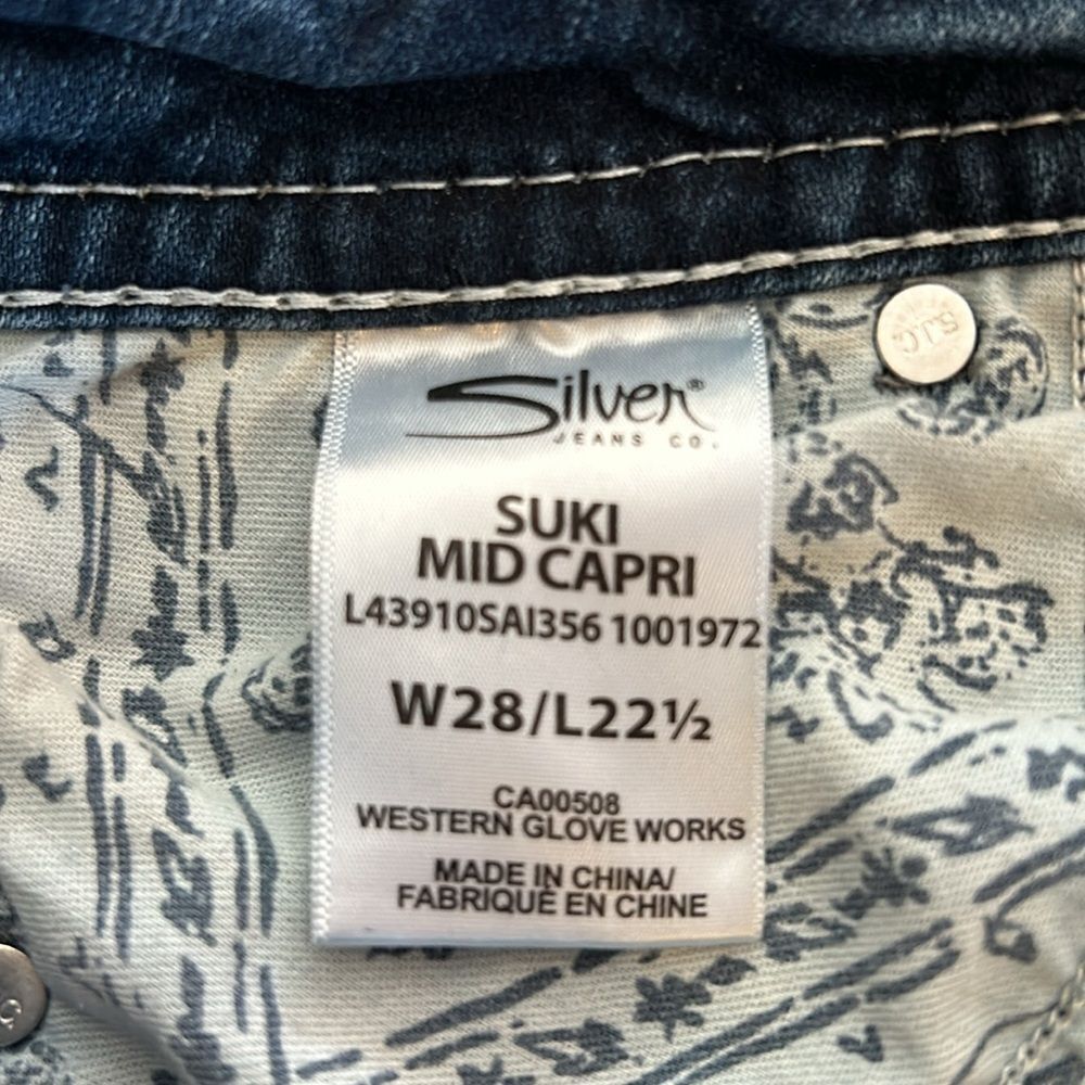 Silver Suki Mid Capris - Picture 6 of 10